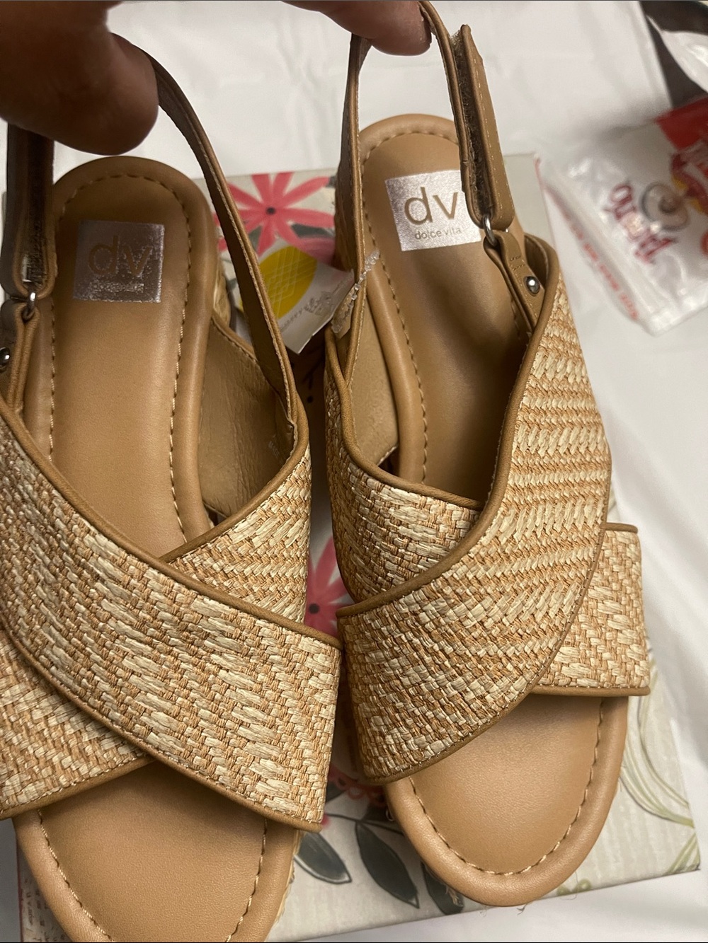 DV by Dolce Vita Tan Woven Crisscross Wedge Sandals size 5